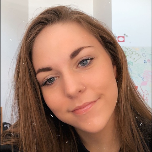 Meet your Posher, Dena - Picture 1 of 1